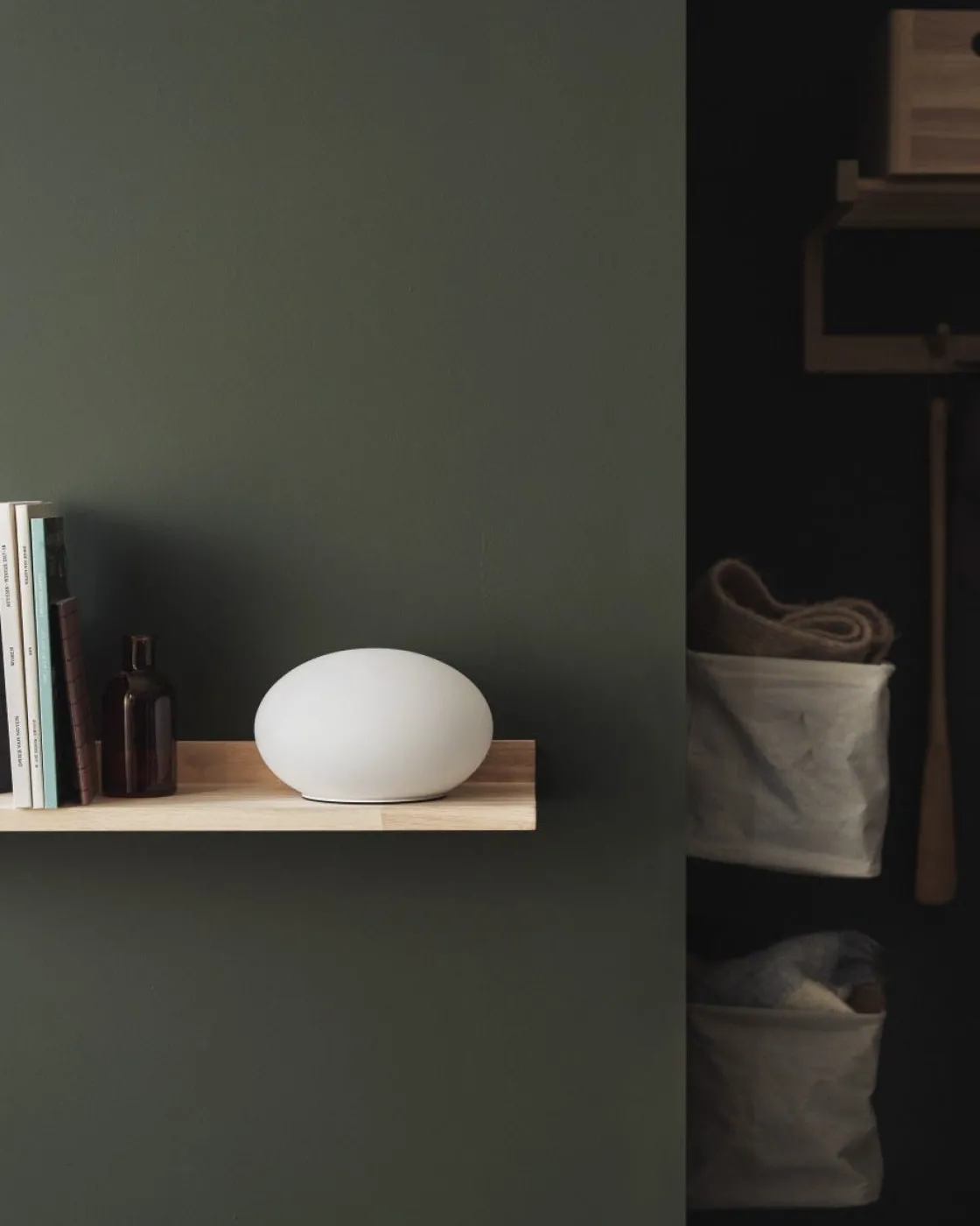 GRANIT Bordslampa Pluto 18x11cm Opal- Lampor