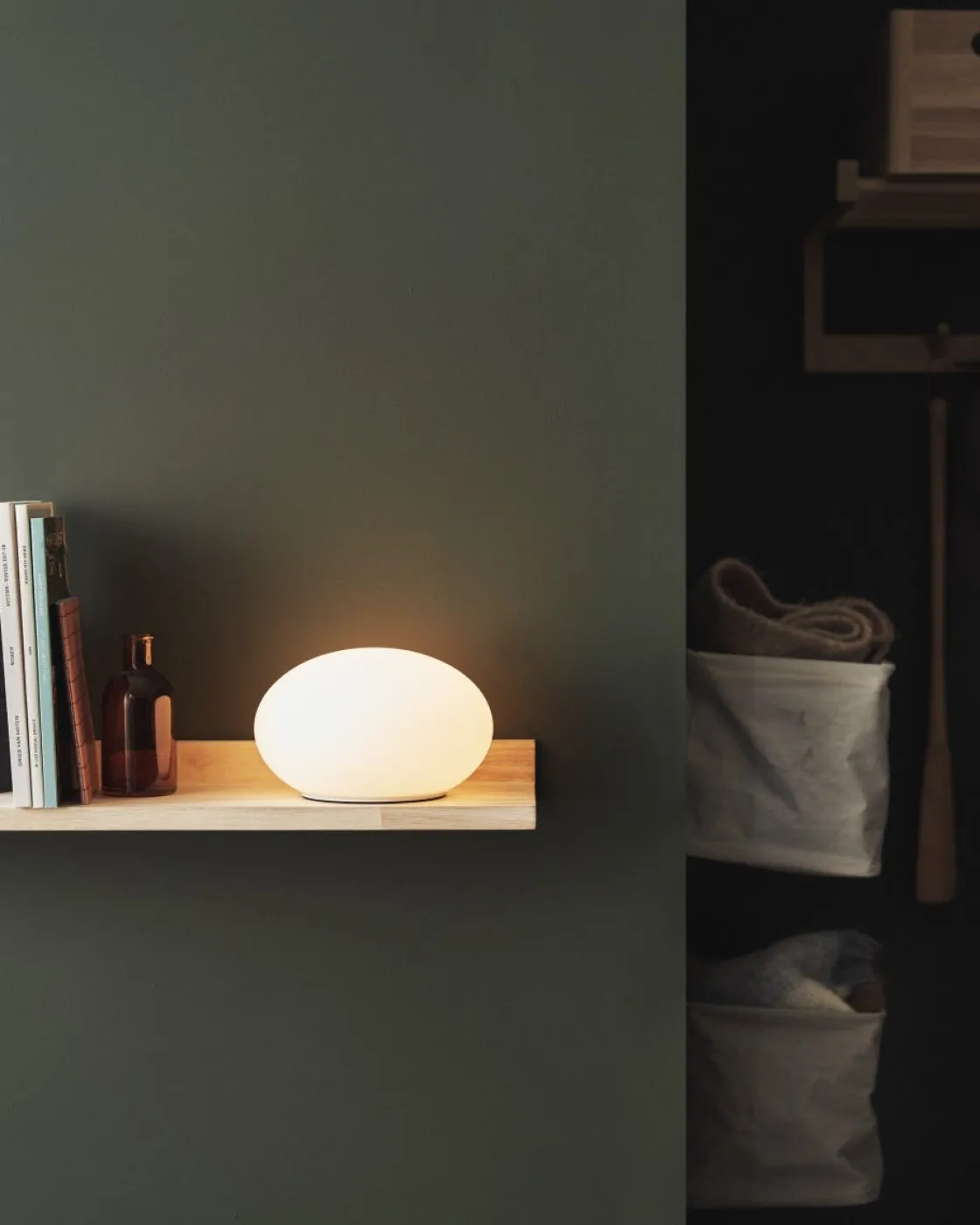 GRANIT Bordslampa Pluto 18x11cm Opal- Lampor