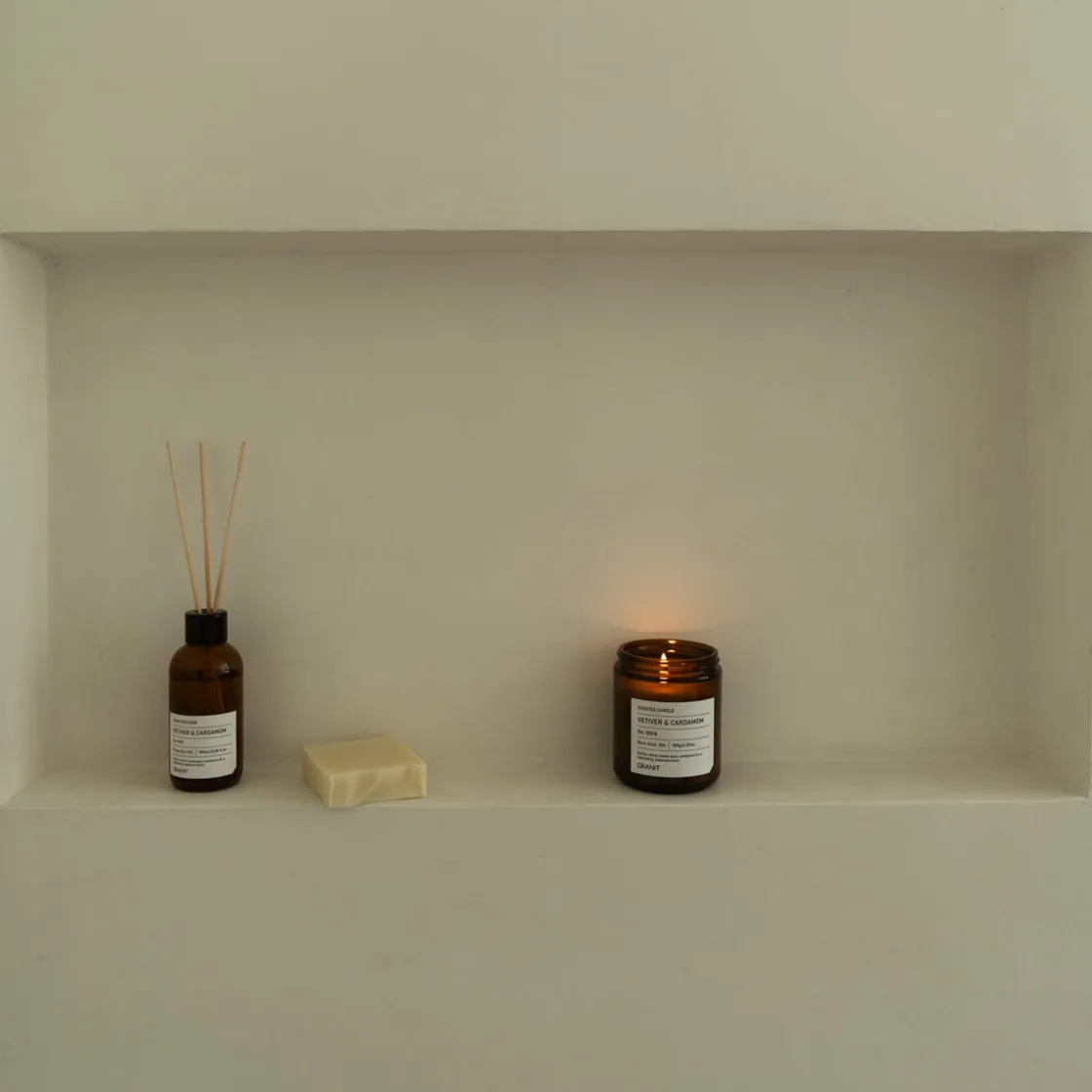 GRANIT Doftljus Apothecary 180g Vetiver & Cardamom- Tvål & Dofter|Doftljus & Doftpinnar