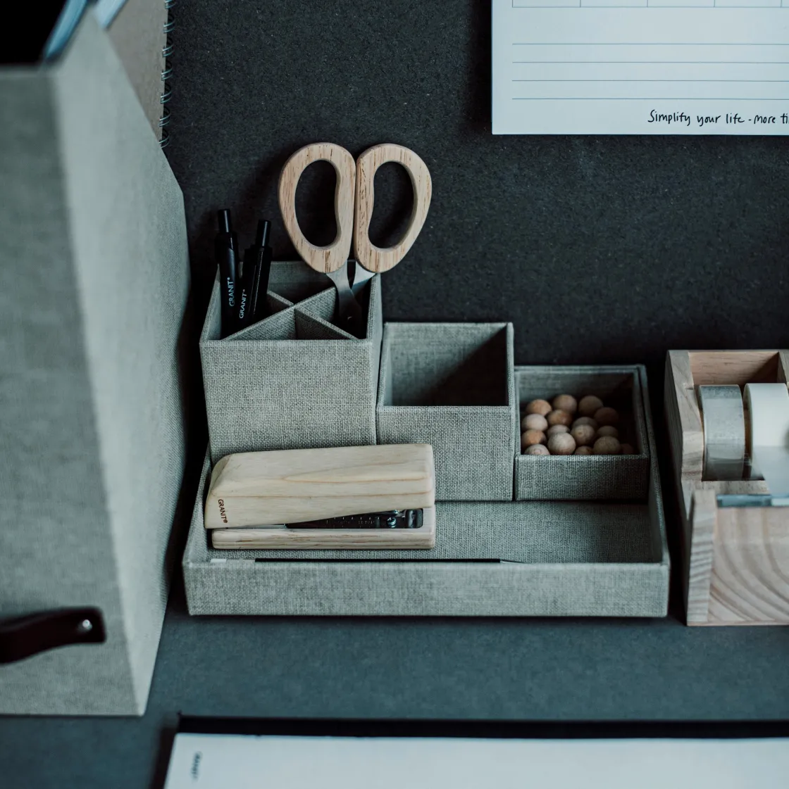 GRANIT Häftapparat Trä- Skrivbordstillbehör