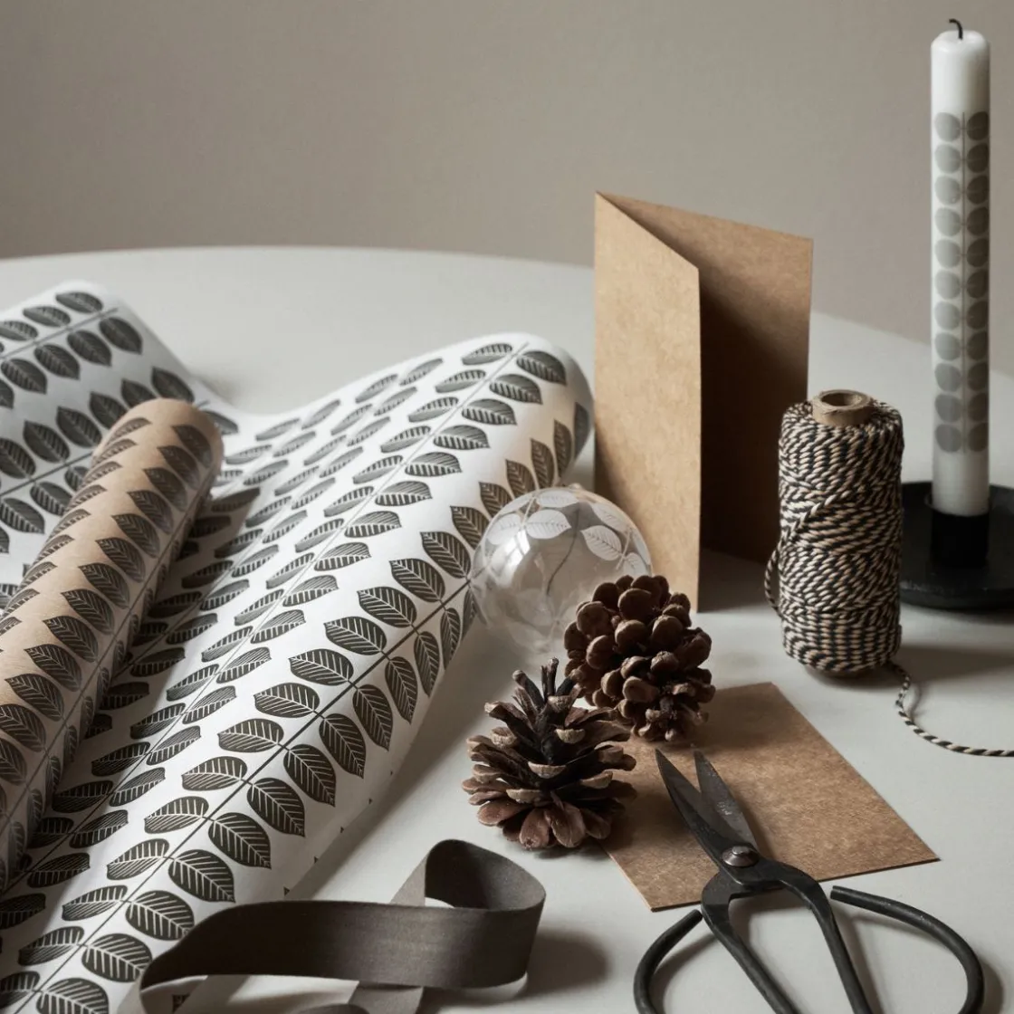 GRANIT Omslagspapper Stig Lindberg Berså 10m Vit/Grön- Presentinslagning & Diy