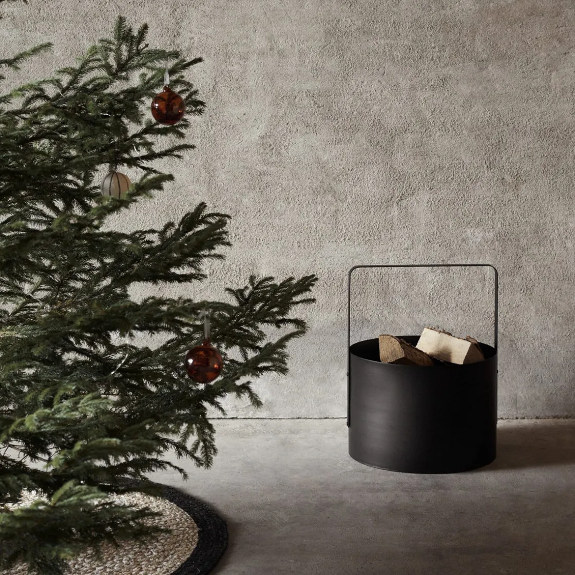 GRANIT Vedställ Rund Metall Svart- Juldekorationer